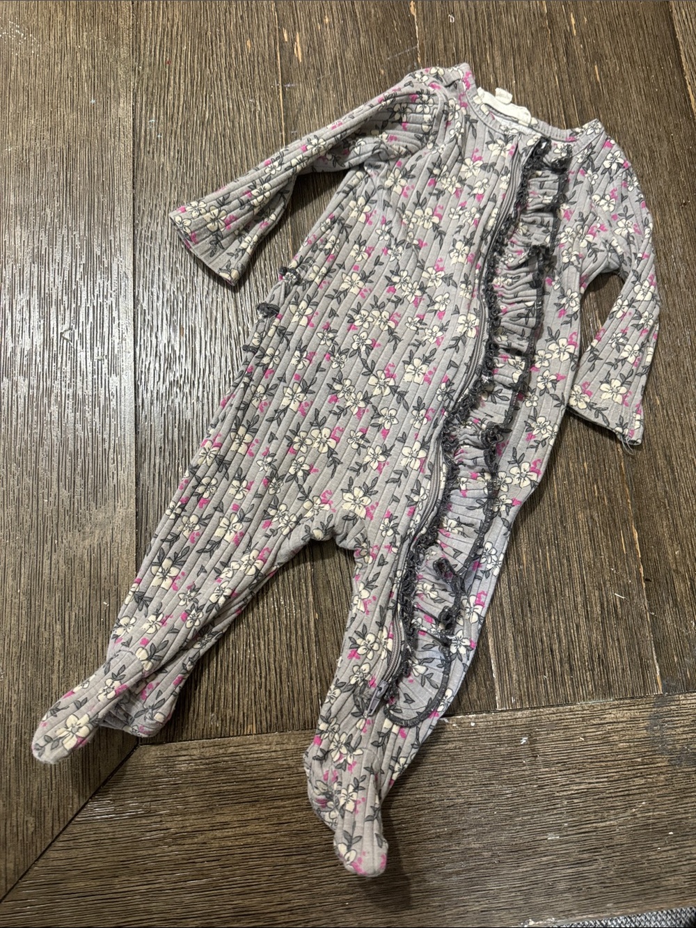 Jessica Simpson Floral Ruffle Footed Sleeper Pajamas | 3-6 Months